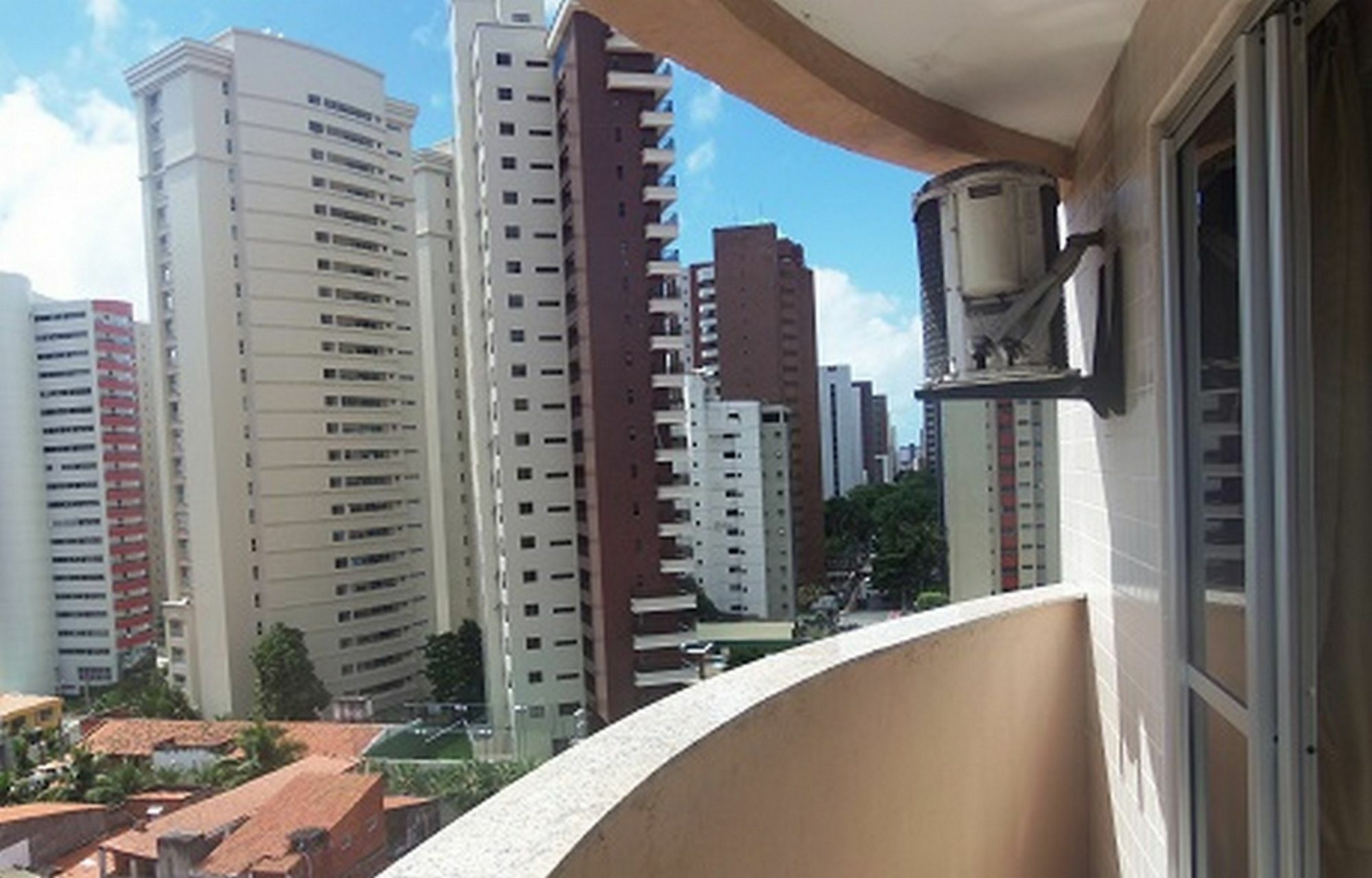 La Perla Hotel